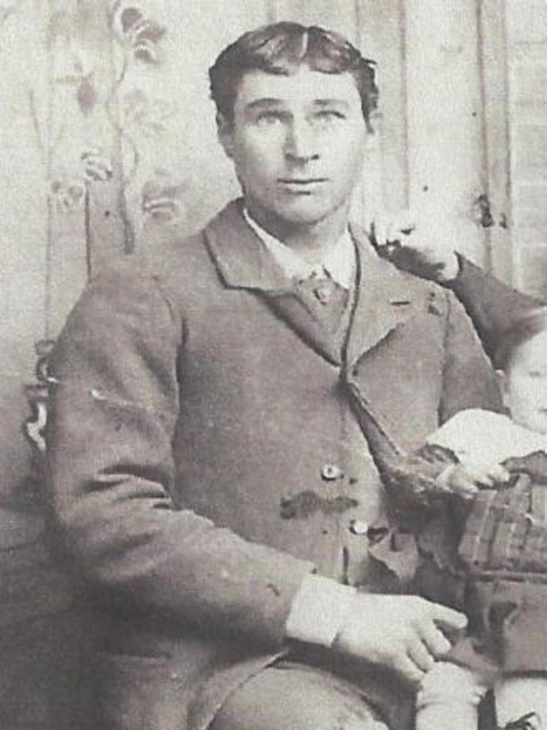 Niels Lillienquist Eskildsen (1865 - 1937) Profile